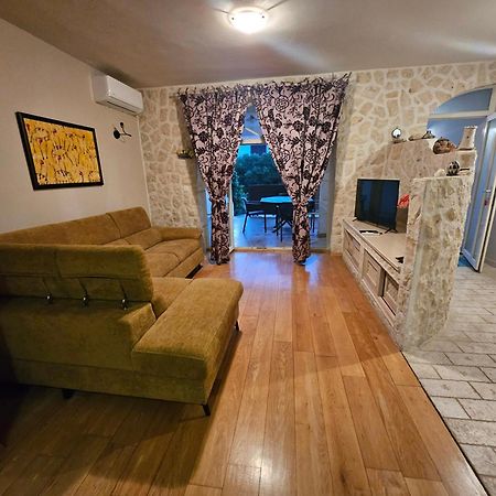 Apartment Jeger ปอฟเลียนา ภายนอก รูปภาพ