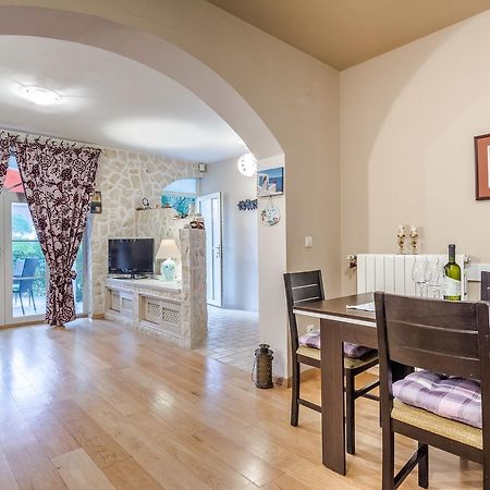 Apartment Jeger ปอฟเลียนา ภายนอก รูปภาพ