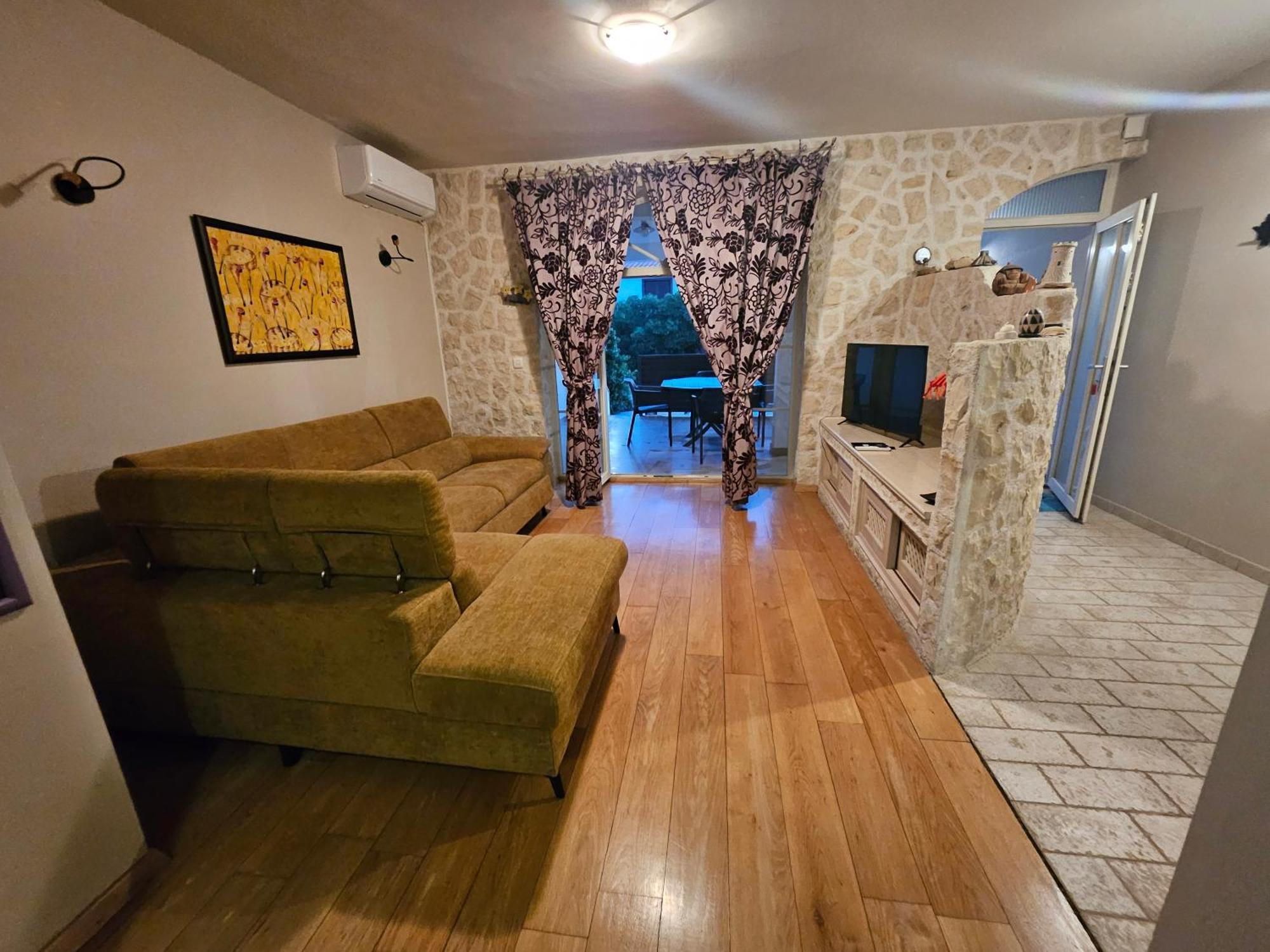 Apartment Jeger ปอฟเลียนา ภายนอก รูปภาพ