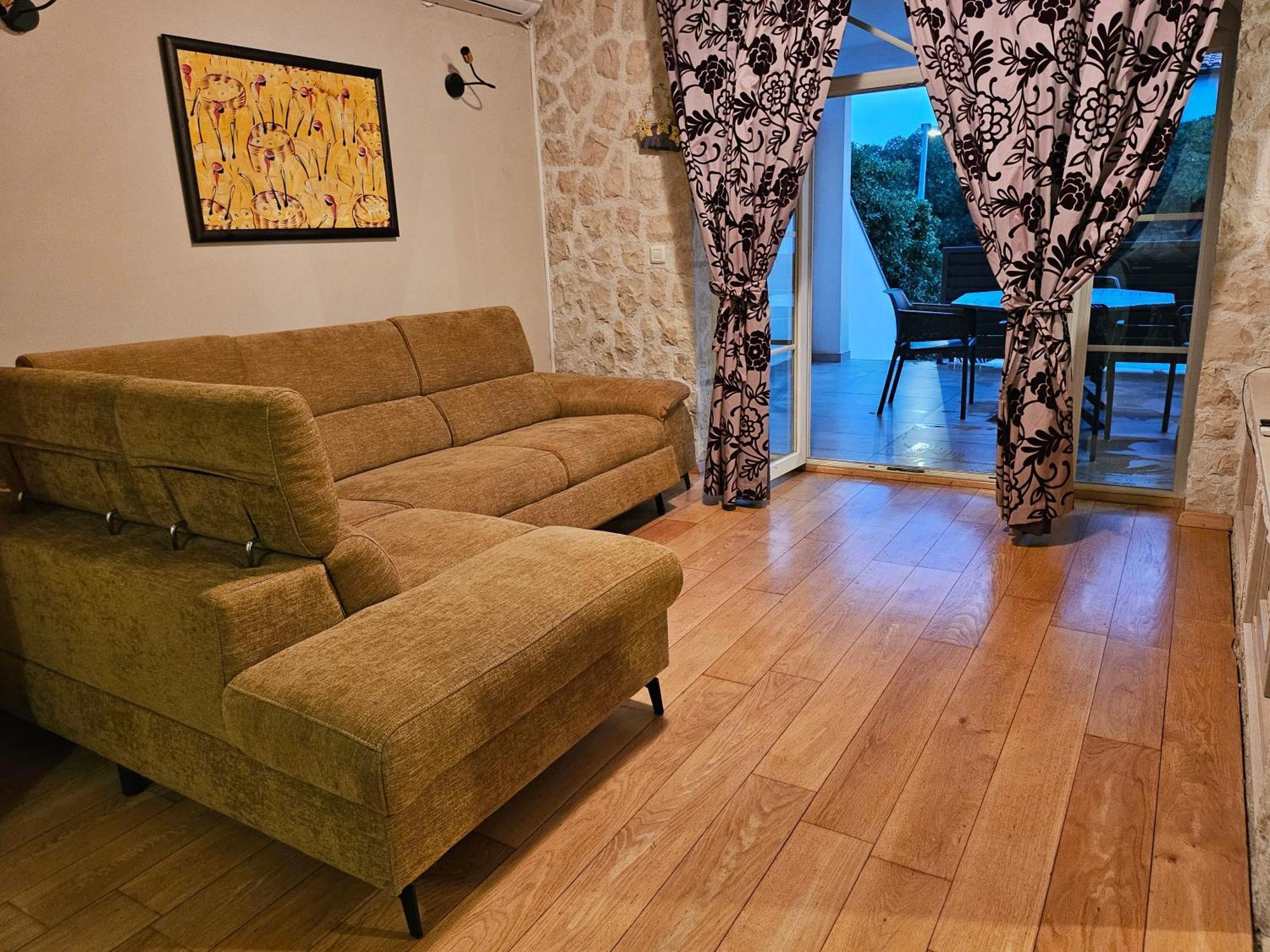 Apartment Jeger ปอฟเลียนา ภายนอก รูปภาพ