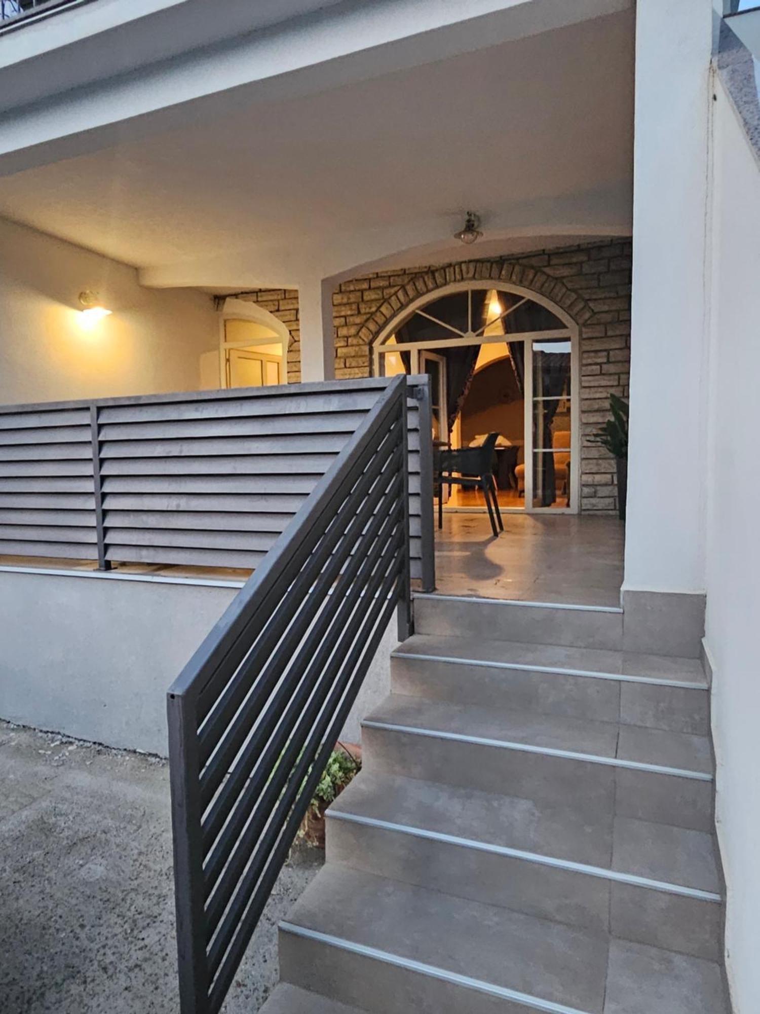Apartment Jeger ปอฟเลียนา ภายนอก รูปภาพ